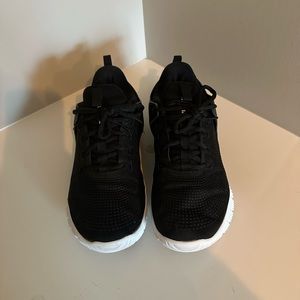 Women’s size 10.5 black Nike volleyball shoes